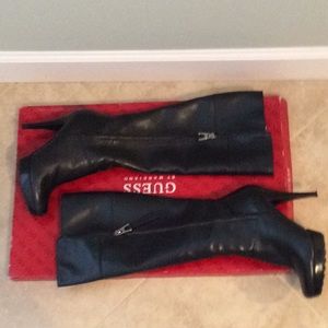 Guess boots
